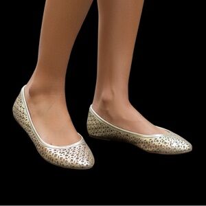 Carlos Santana Platino Gold Perforated Ballet Flats New 10
